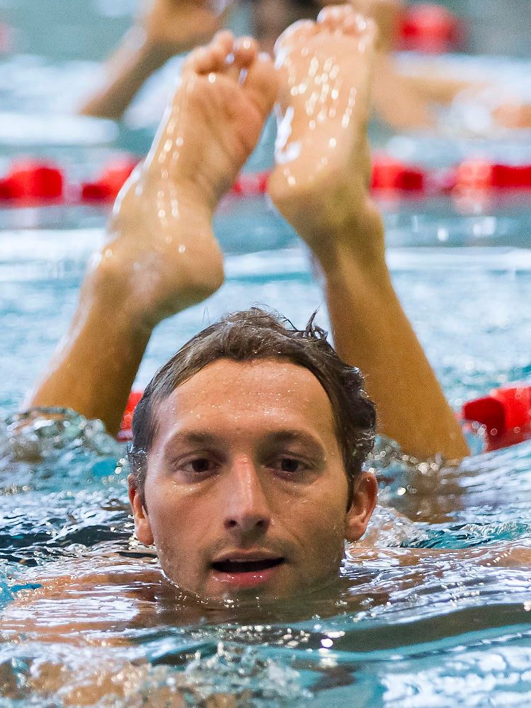 Nein, hier folgt jetzt nicht der Scherz mit dem Wasser, das ihm bis zum Hals steht: Ian Thorpe.