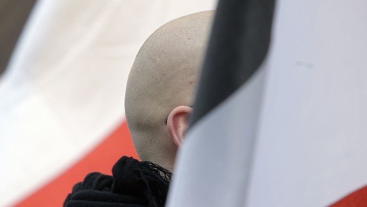 Kritiker meinen, etliche szenetypische Delikte würden nicht als verfassungsfeindlich erfasst.