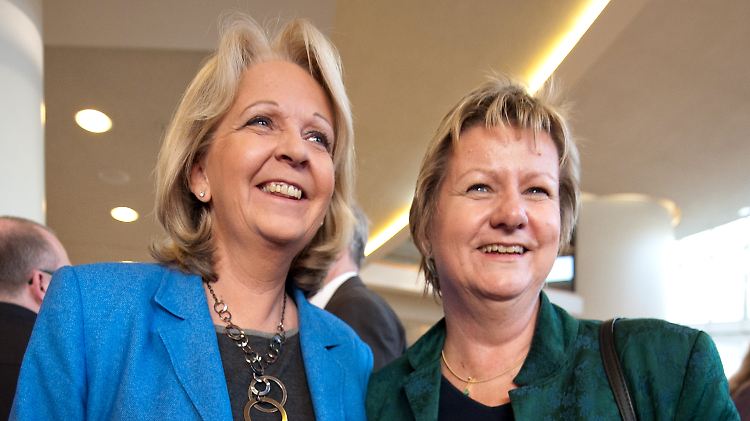 Hannelore Kraft (SPD, l.) und Sylvia Löhrmann (Grüne) sehen der Wahl gelassen entgegen.