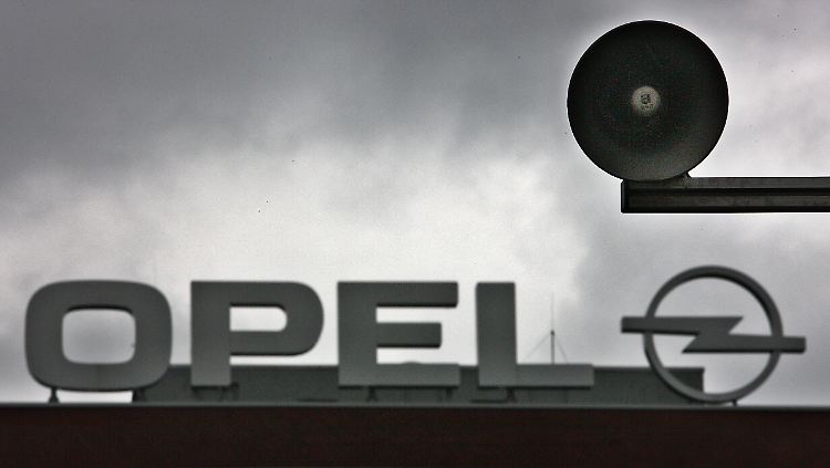 Über dem Opel-Werk Bochum haben sich die dunklen Wolken fürs Erste verzogen.