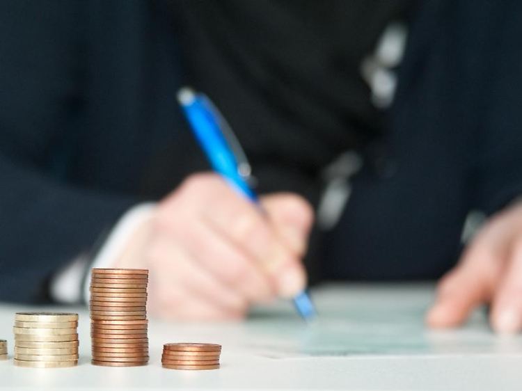 Risiko- und Kapitallebensversicherung sowie zur Unfallversicherung sind nicht notwendig, um die Mindestvoraussetzungen eines menschenwürdigen Daseins zu schaffen.