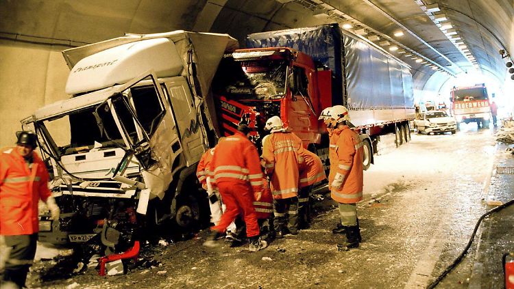Bei Unfällen in Tunnel ist es besonders wichtig, sich richtig zu verhalten.