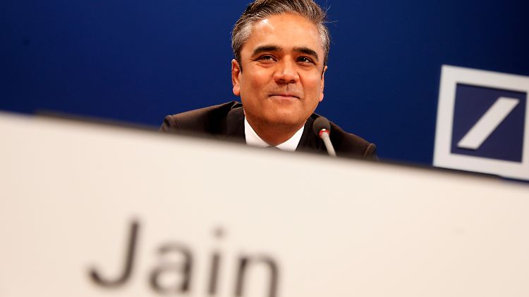 Der designierte Co-Chef der Deutschen Bank Anshu Shain kann zufrieden sein. Der gebürtige Inder verdient gut doppelt so viel wie Deutschlandchef Jürgen Fitschen, der als sein Sparringpartner an die Spitze der größten deutschen Bank rücken soll.