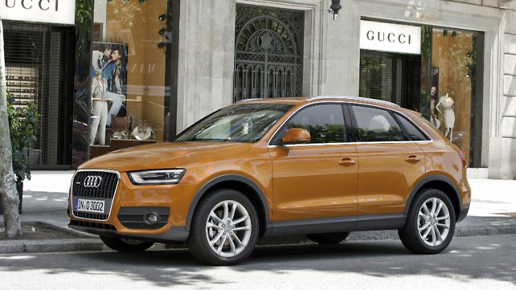 An SUVs scheiden sich die Geister. Der Audi Q3 versucht da zu vermitteln: Er soll verschiedene Welten miteinander verbinden: SUV und Sportler.