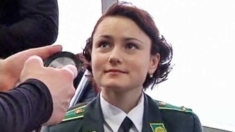 Ukraine_Grenzbeamtin.jpg