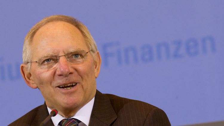 Minister Schäuble muss das Geld jetzt neu verteilen.
