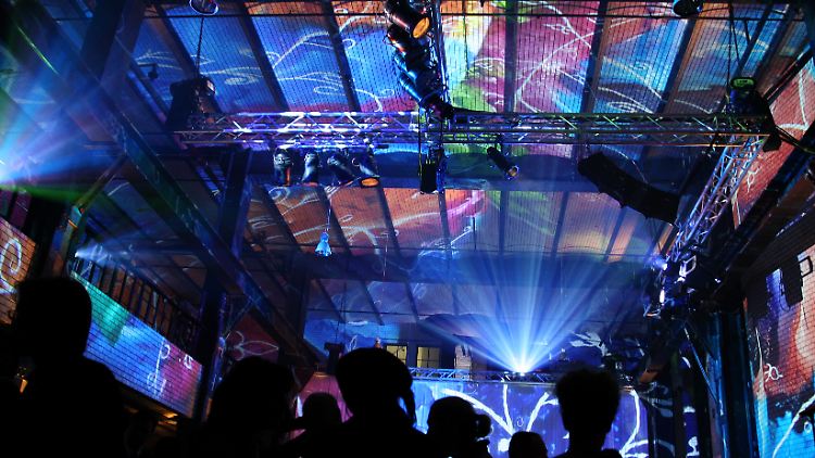 Der Club E-Werk in einem denkmalgeschützten, ehemaligen Umspannwerk war 1993 bis 1997 einer der wichtigsten Veranstaltungsorte der Techno-Szene.