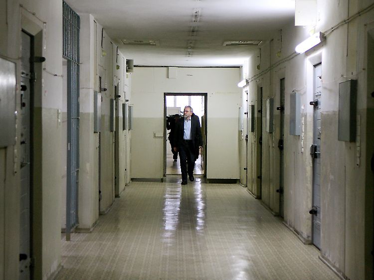In der früheren Stasi-Haftanstalt in der Gedenkstätte Hohenschönhausen trifft man dagegen auf harte Wahrheiten.