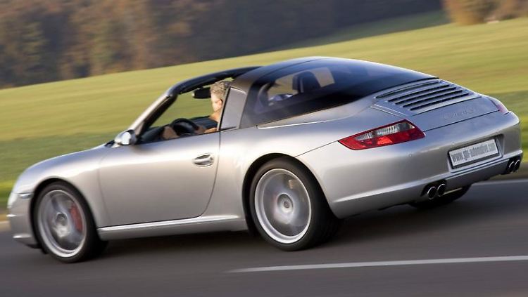 Neues Cabrio im klassischen Look: Ein Hardtop macht den offenen 911er zum Targa.