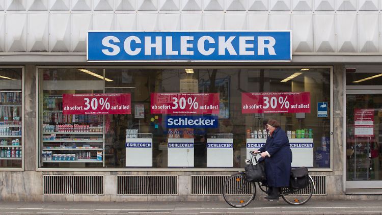 In vielen Schlecker-Filialen herrscht Ausverkauf.