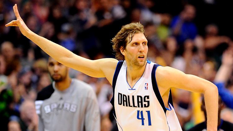 Topstar mit Topleistung: Dirk Nowitzki überzeugte gegen San Antonio als Scorer und Anführer.