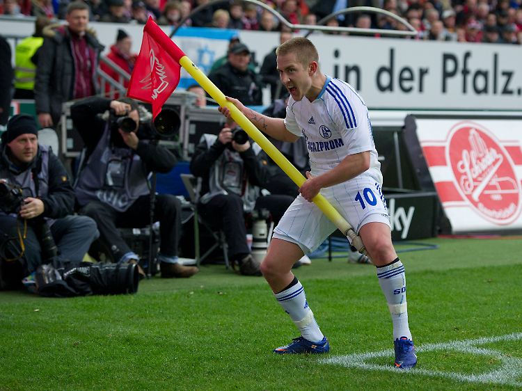 Schalkes Lewis Holtby erzielte per Traumtor das 1:1 und ließ danach die Bruchweg-Boys wieder aufleben.