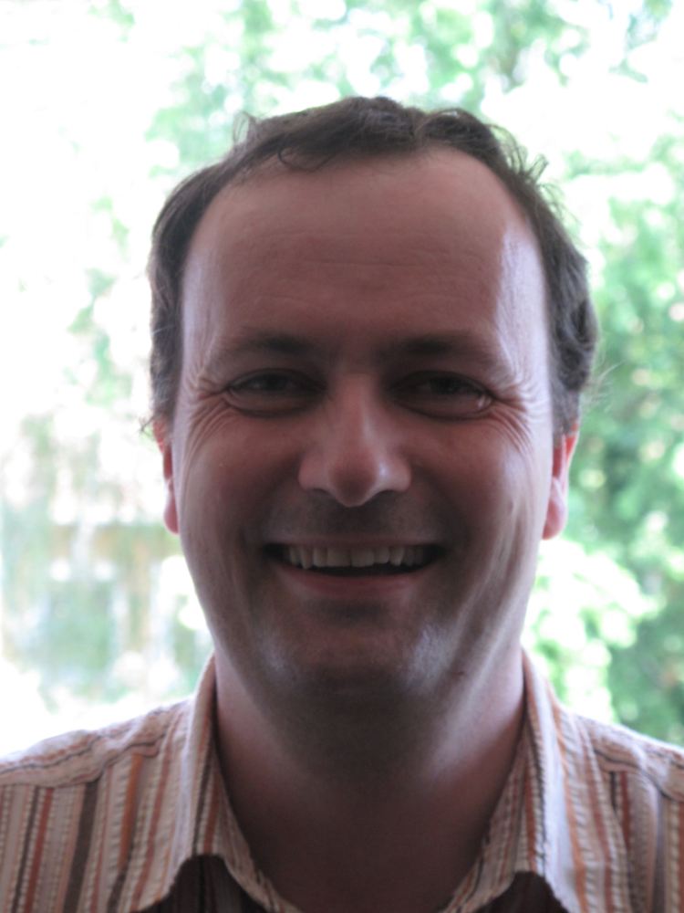 Dr. Peter Mario Kreuter ist Historiker mit dem Schwerpunkt Südosteuropaforschung.