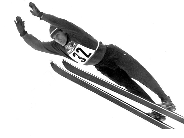 Im Hechtsprung ließ Helmut Recknagel bei Olympia 1960 die Kritiker verstummen, die ihn zuvor nicht als gesamtdeutschen Fahnenträger hatten haben wollen.