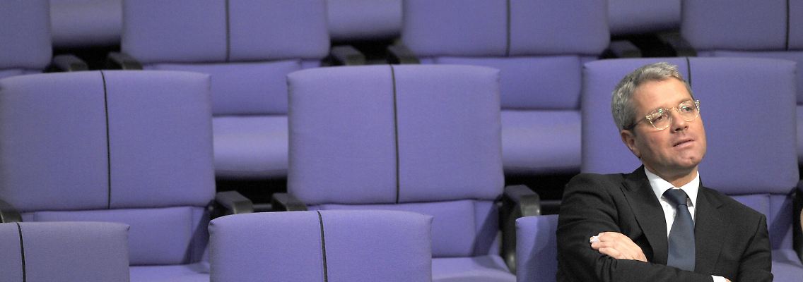 Die Debatte lässt sich offenbar nicht aussitzen. Röttgen soll sich ganz der Landespolitik verschreiben, fordern Parteigenossen.