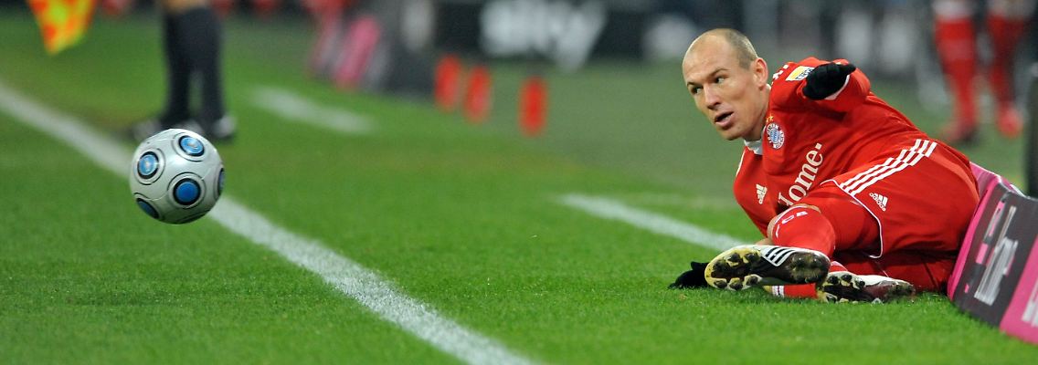 Arjen Robben kann auch in einem 4-4-2-System spielen, glaubt Hoeneß.