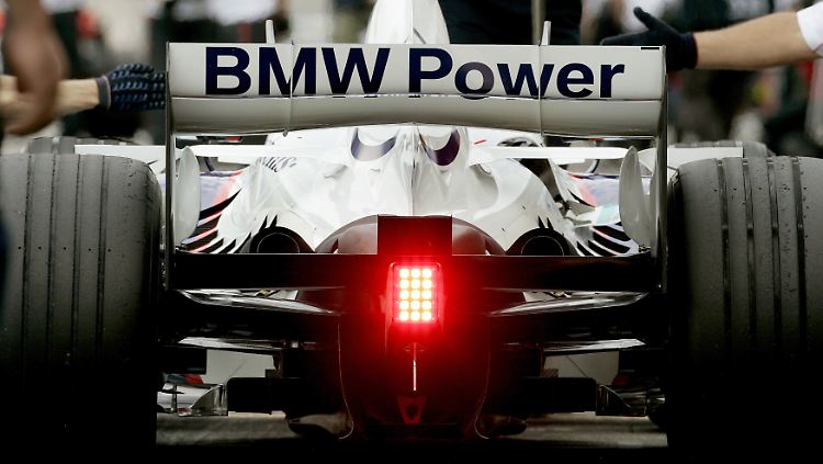 Zugegeben, die BMW-Zeiten in der Formel 1 sind längst vorbei, aber auf der Bremse stehen die Bayern wohl auch in China, wenn man einem Pressebericht glauben will.