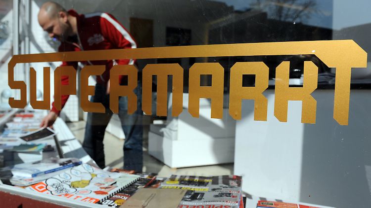 Projektraum "Supermarkt": Im ehemaligen "Kaiser's"  warten keine Fleischtheke und keine Treueherzen mehr, ...