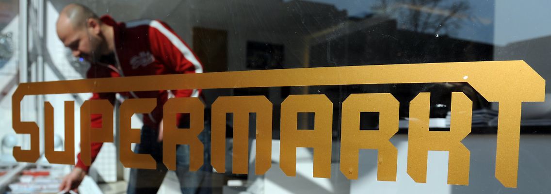 Projektraum "Supermarkt": Im ehemaligen "Kaiser's" warten keine Fleischtheke und keine Treueherzen mehr, ...