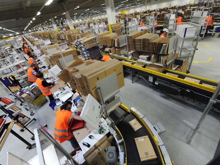 Künftig packen hier Roboter mit an. Mit der technischen Unterstützung sollen die Arbeiter künftig doppelt so viel schaffen.
