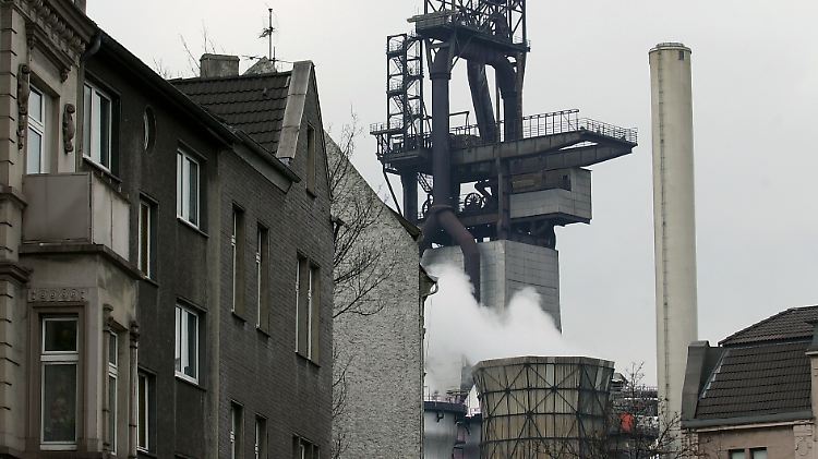 Verfallene Häuser, marode Straßen - seit dem Niedergang des Bergbaus im Ruhrgebiet fehlt vielen Kommunen Geld.