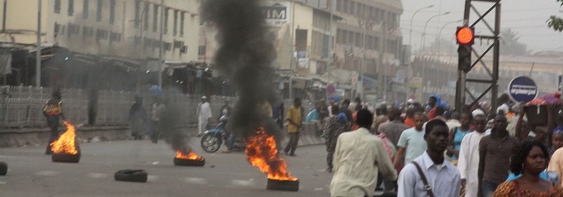 In Bamako greifen die Unruhen um sich.