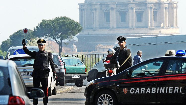 Bei Verkehrssünden in Italien ist die Polizei berechtigt, das Fahrzeug zu beschlagnahmen und zu versteigern.