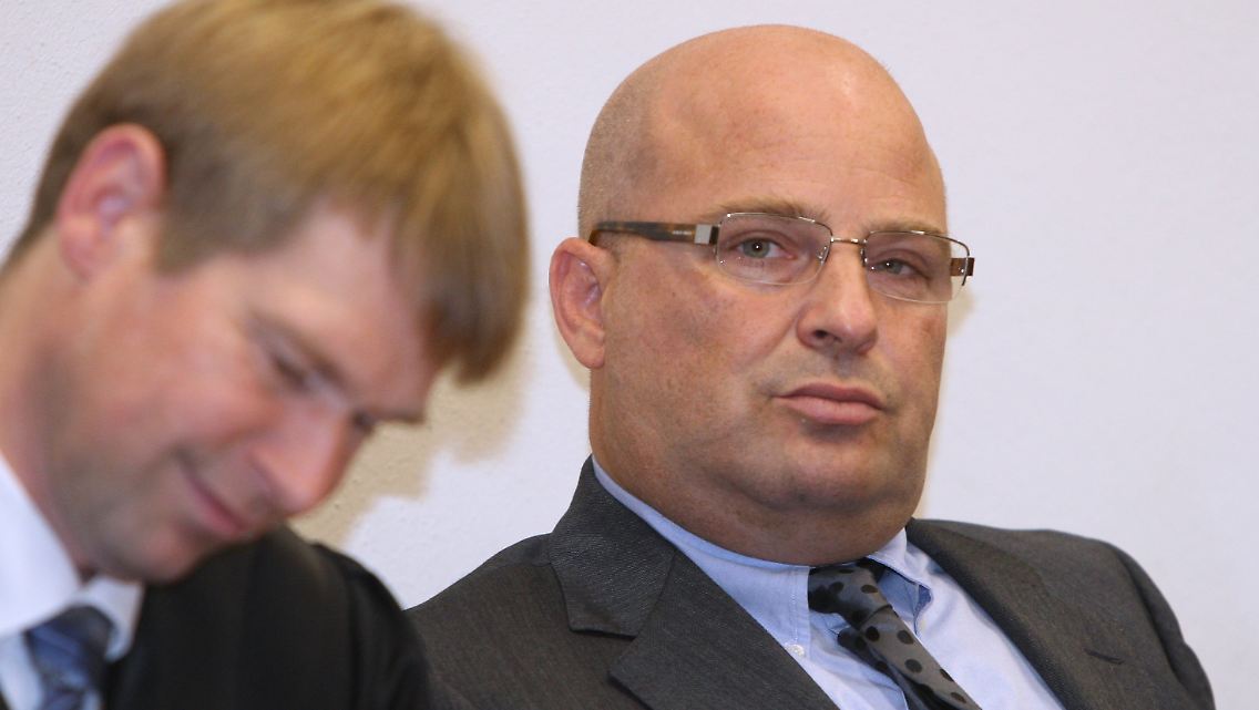 Der Angeklagte (r) will niemanden betrogen haben.