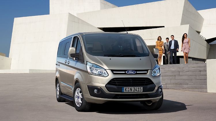 Der neue Ford Tourneo Custom setzt auf einen flexiblen Innenraum und zahlreiche Assistenzsysteme.