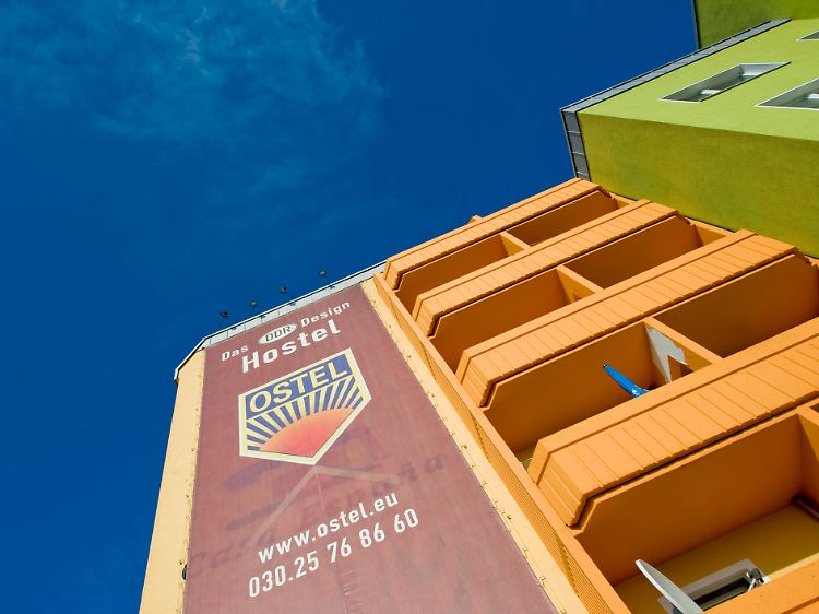 Wie eine Zeitreise in die DDR: Das "Ostel" ist passenderweise in einem Plattenbau.
