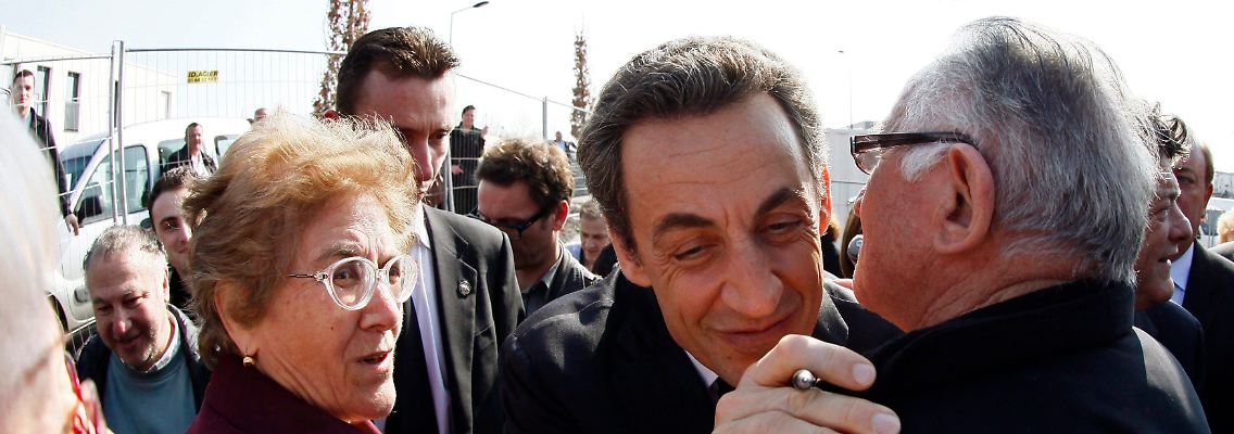 Sarkozy ist wieder auf allen Kanälen zu sehen.