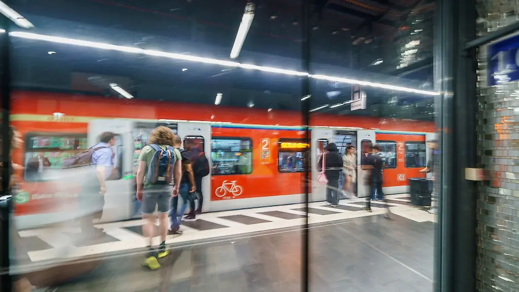 Die-Puenktlichkeit-der-S-Bahnen-im-Rhein-Main-Gebiet-ist-in-den-vergangenen-Monaten-gesunken