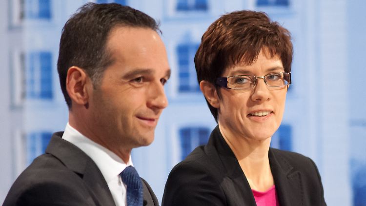 Wer steht an der Spitze der beiderseits eingeplanten großen Koalition: CDU-Amtsinhaberin Kramp-Karrenbauer oder SPD-Spitzenkandidat Maas?