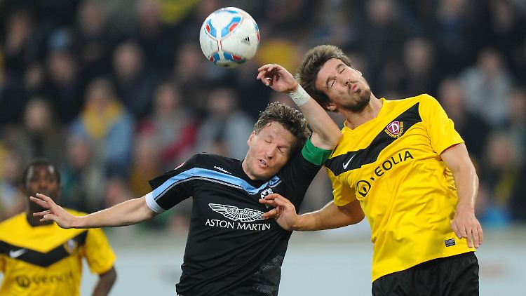 In Dresden war der Ball teilweise hart umkämpft.