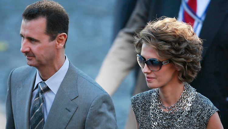 Machthaber Baschar al-Assad, hier mit seiner Frau, holte sich Hilfe aus dem Iran.