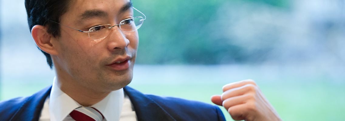 Rösler kam für Westerwelle - gebracht hat es nicht viel beim Wähler.