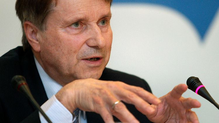 Reichenbach und 44 weitere Mannen sind die Griechenland-Task-Force. Mogelpackungen werden nicht geduldet.