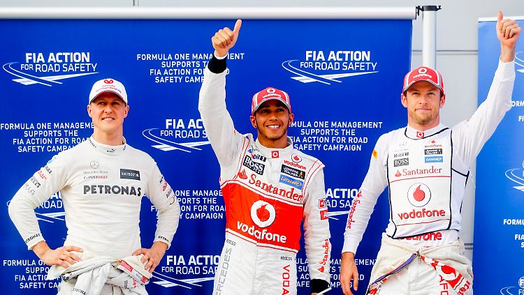 Rekordweltmeister Michael Schumacher musste in Sepang nur dem McLaren-Duo Lewis Hamilton und Auftaktsieger Jenson Button den Vortritt lassen.