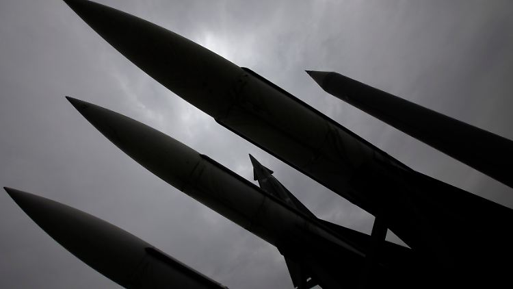 Beobachter fürchten, dass sich hinter dem Satelittenstart der Test einer Langstreckenrakete verbirgt.