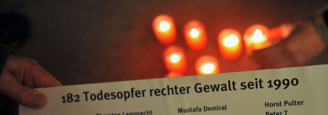 Bei einer Gedenkfeier in Zwickau am 21. November 2011.