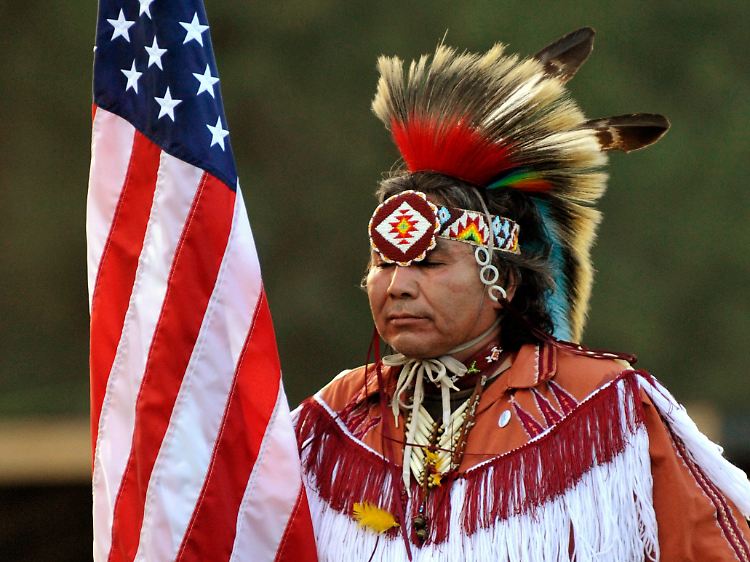 Ein Häuptling der Oglala Sioux, aufgenommen bei einem Stammestreffen im August 2010 in Pine Ridge, South Dakota.
