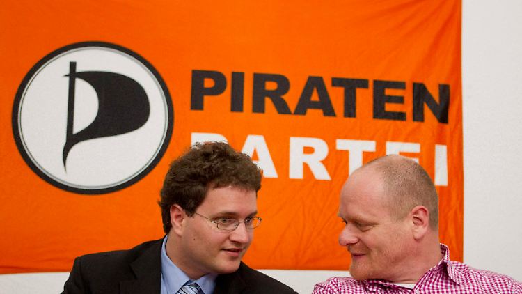 "Wollen Themen regieren, die andere nicht so stark besetzen", verspricht Parteivize Bernd Schömer r.), hier neben dem Vorsitzenden Sebastian Nerz.