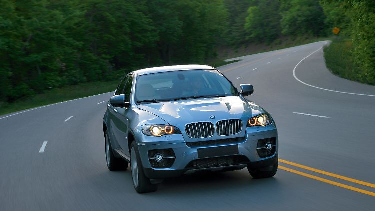Kraftpaket: Nichts weniger als den stärksten Hybriden überhaupt hat BMW auf die Räder gestellt.