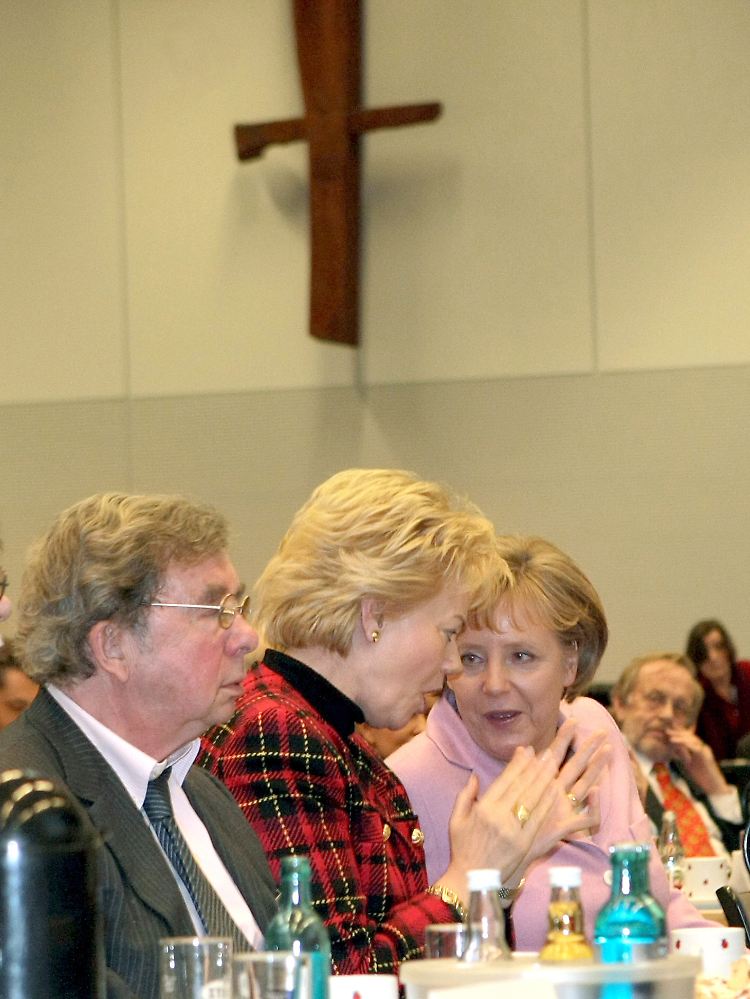 Beim Veto der SPD gegen Steinbach hatte sich Bundeskanzlerin Merkel schützend vor ihre Parteifreundin gestellt.