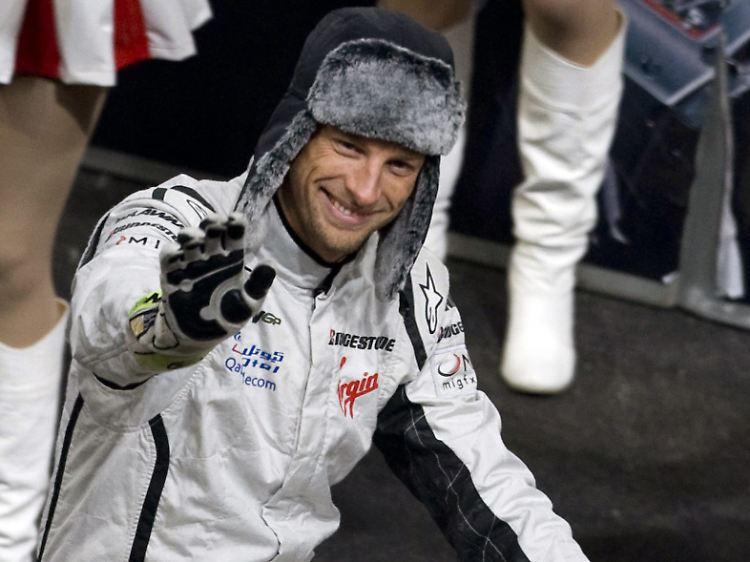 Weltmeister: Jenson Button. Sein Team fährt künftig unter der Regie von Mercedes. Er selbst hat allerdings seinen Vertrag noch nicht verlängert.