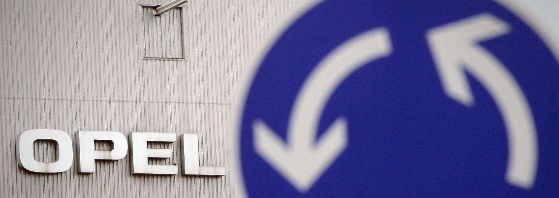 In der Konzernmühle gefangen: Hilflos müssen die Menschen bei Opel mitansehen, wie das Sanierungsdurcheinander hoch über ihren Köpfen seinen Lauf nimmt.