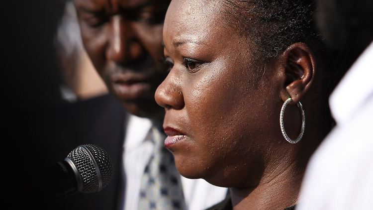 "Trayvon war unser Sohn, aber er war auch Ihr Sohn", sagte Sybrina Fulton, Mutter von Travon Martin, zu den Unterstützern.