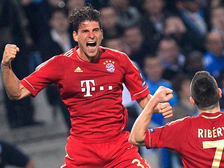 Mario Gomez durfte das erste Bayern-Tor in Marseille schießen. Der Torwart ließ seinen haltbaren Ball freundlicherweise unhaltbar erscheinen.