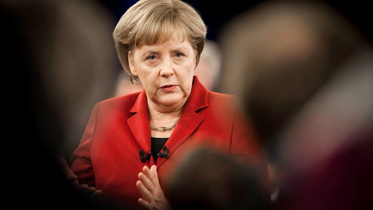 Kanzlerin Merkel auf Augenhöhe mit dem Volk.