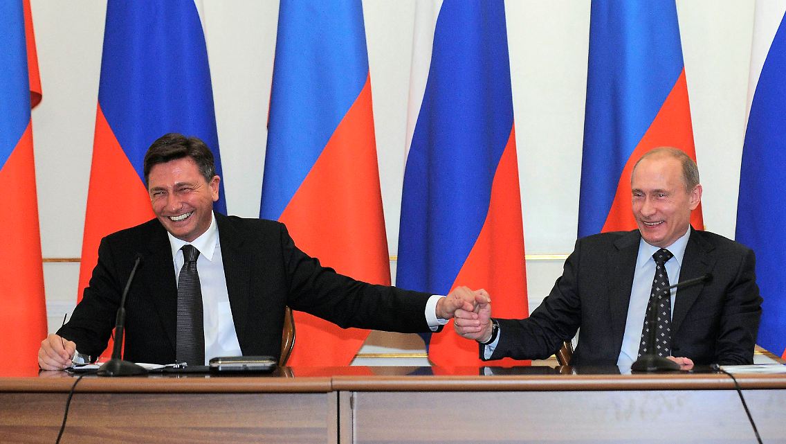 Gute Laune bei der Vertragsunterzeichnung von Russlands Premierminister Wladimir Putin (r.) und seinem slowenischen Amtskollegen Borut Pahor.